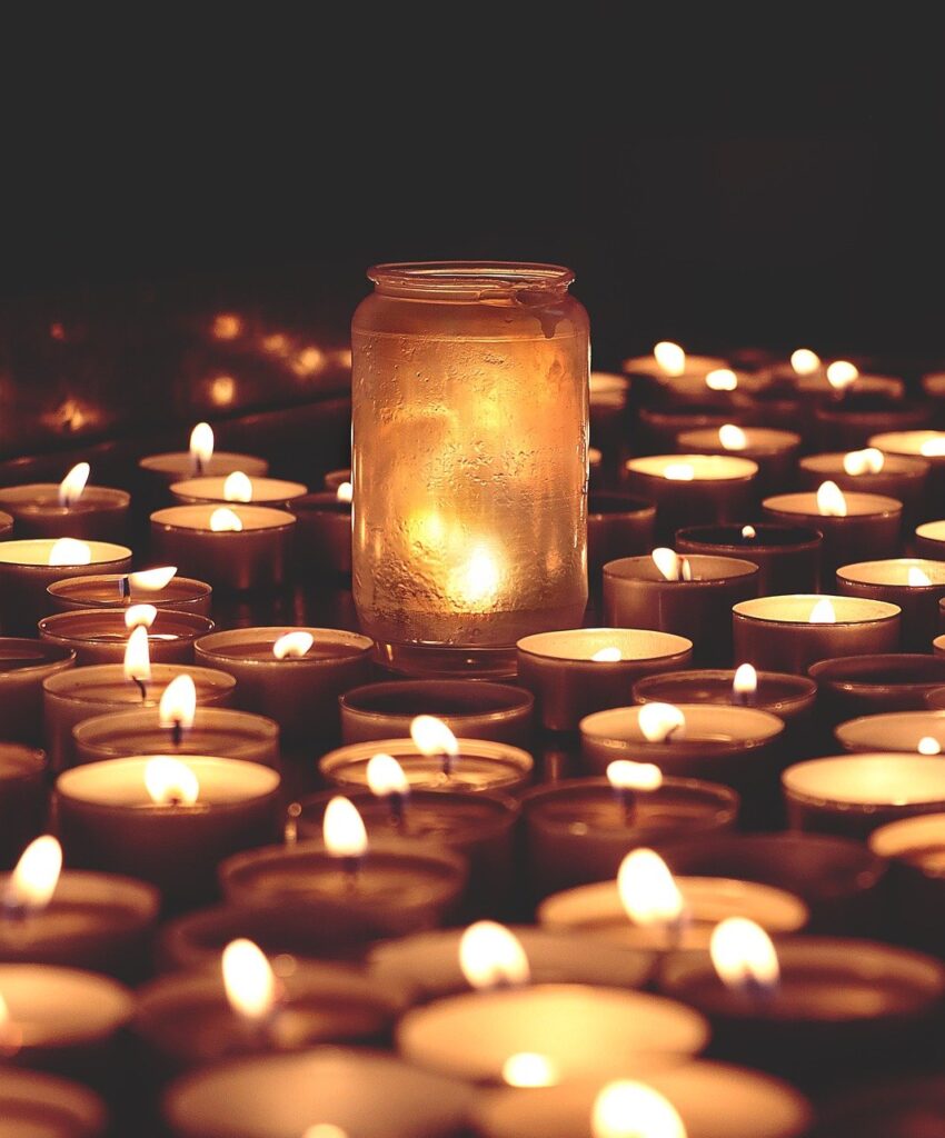 Candles Flames Candlelight  - pixel2013 / Pixabay