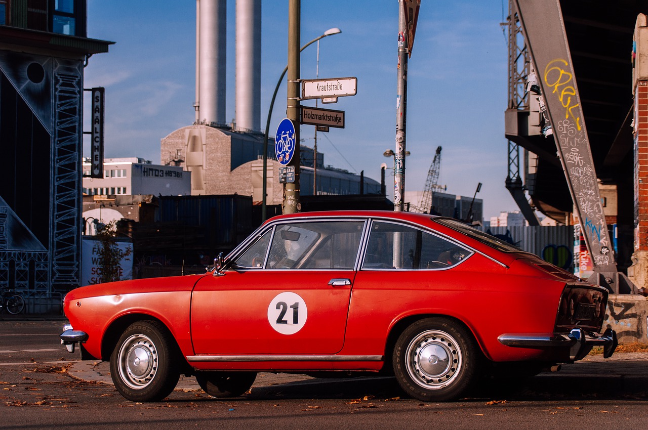 Car Automobile Vehicle City Road  - wal_172619 / Pixabay