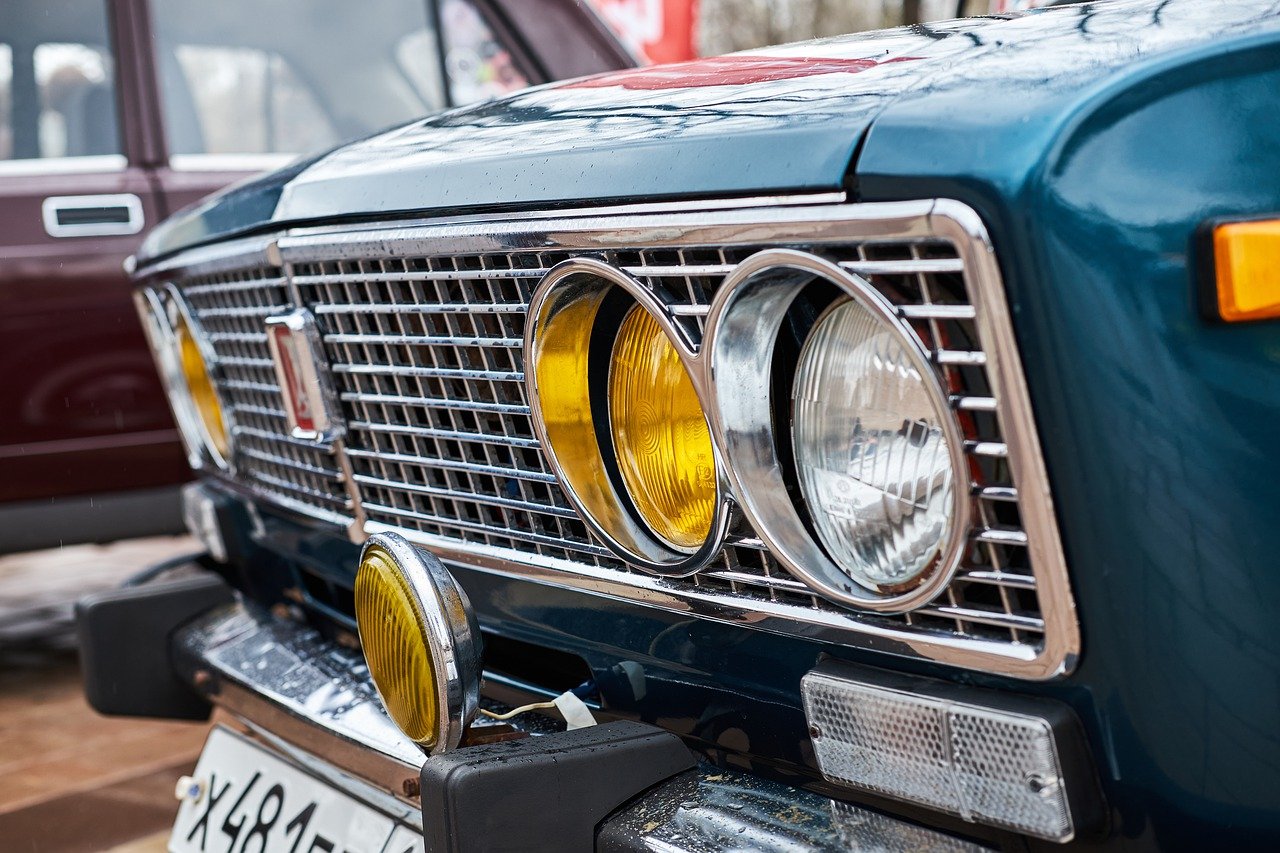 Car Lada Classic Headlight  - grishamineev8 / Pixabay