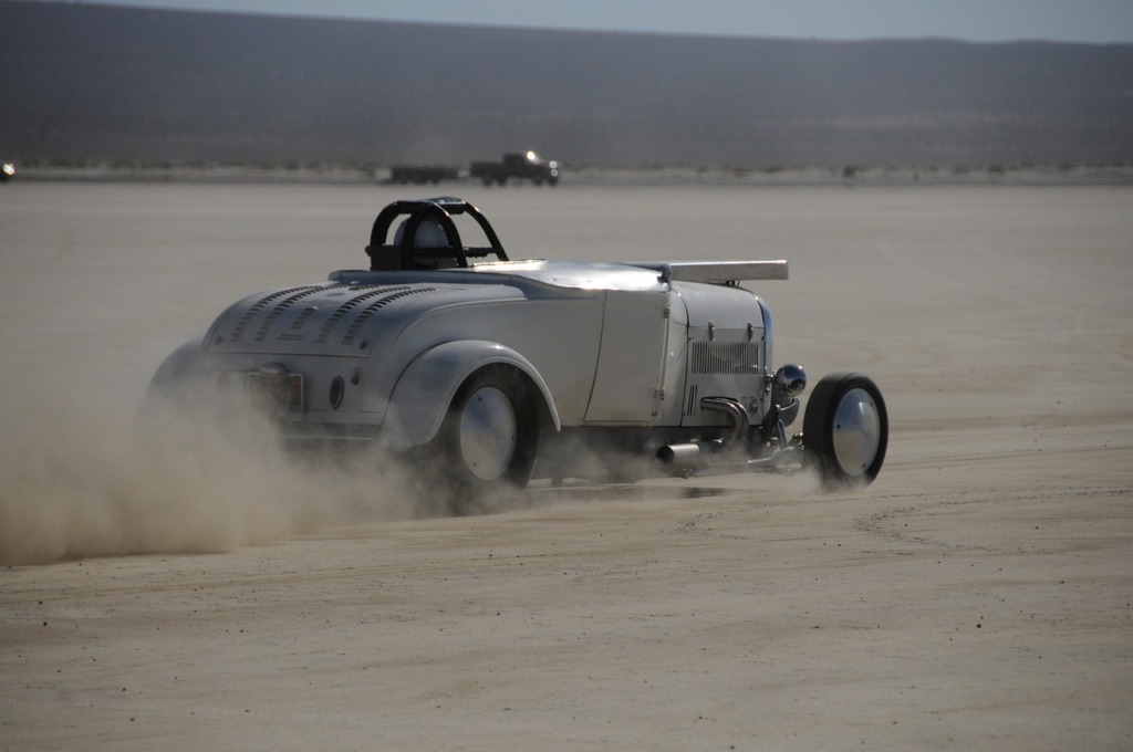 Car Speed Sand Dunes Race  - mechaguzzler / Pixabay