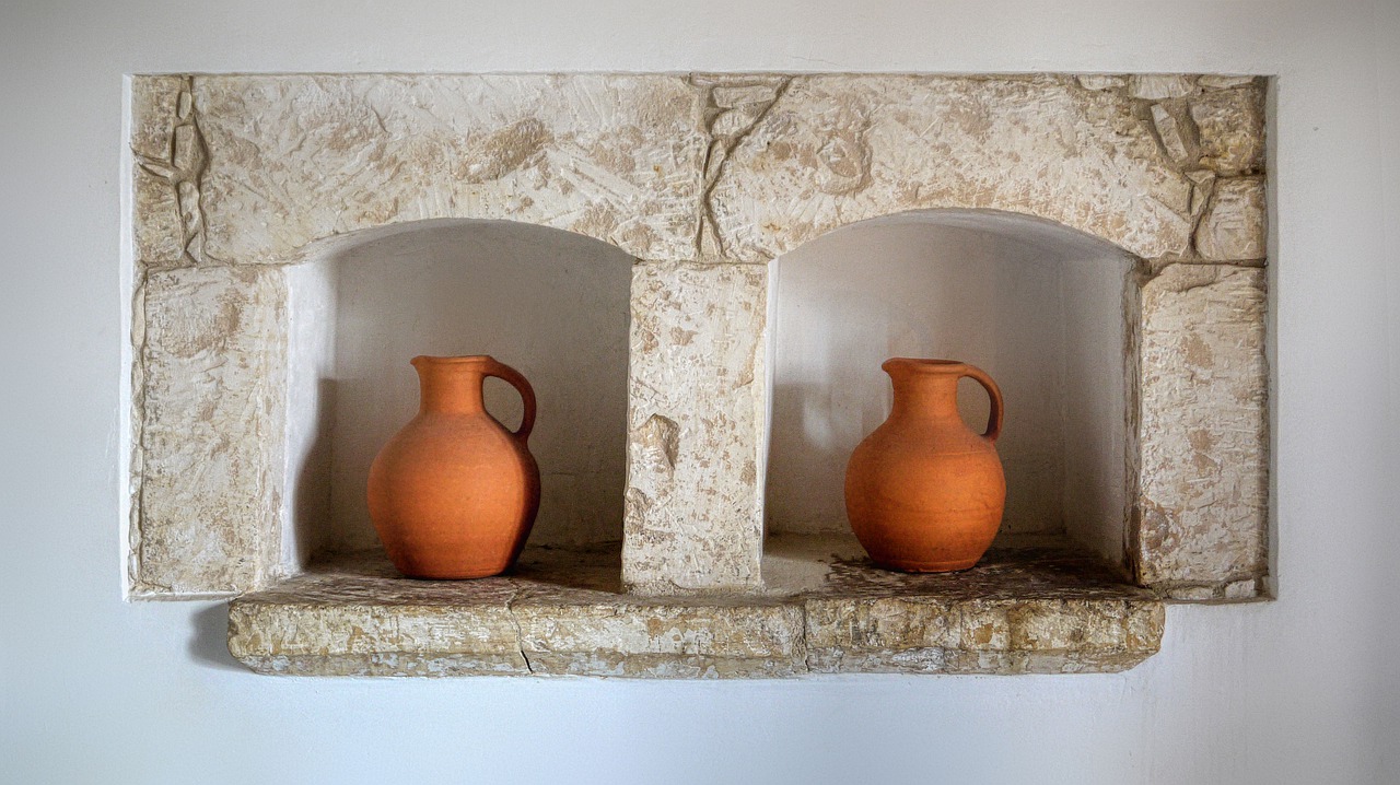 Carafes Jars Wall Stone Wall  - fietzfotos / Pixabay