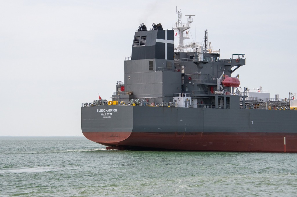 Cargo Ship Seagoing Vessel  - dendoktoor / Pixabay
