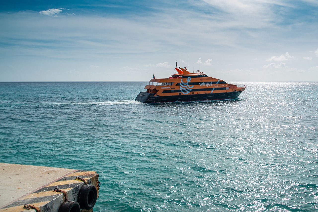 Caribbean Sea Ocean Ship - Ernestovdp / Pixabay