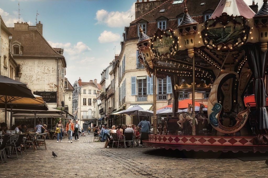 Carousel Old Town Urban Dijon  - Tama66 / Pixabay