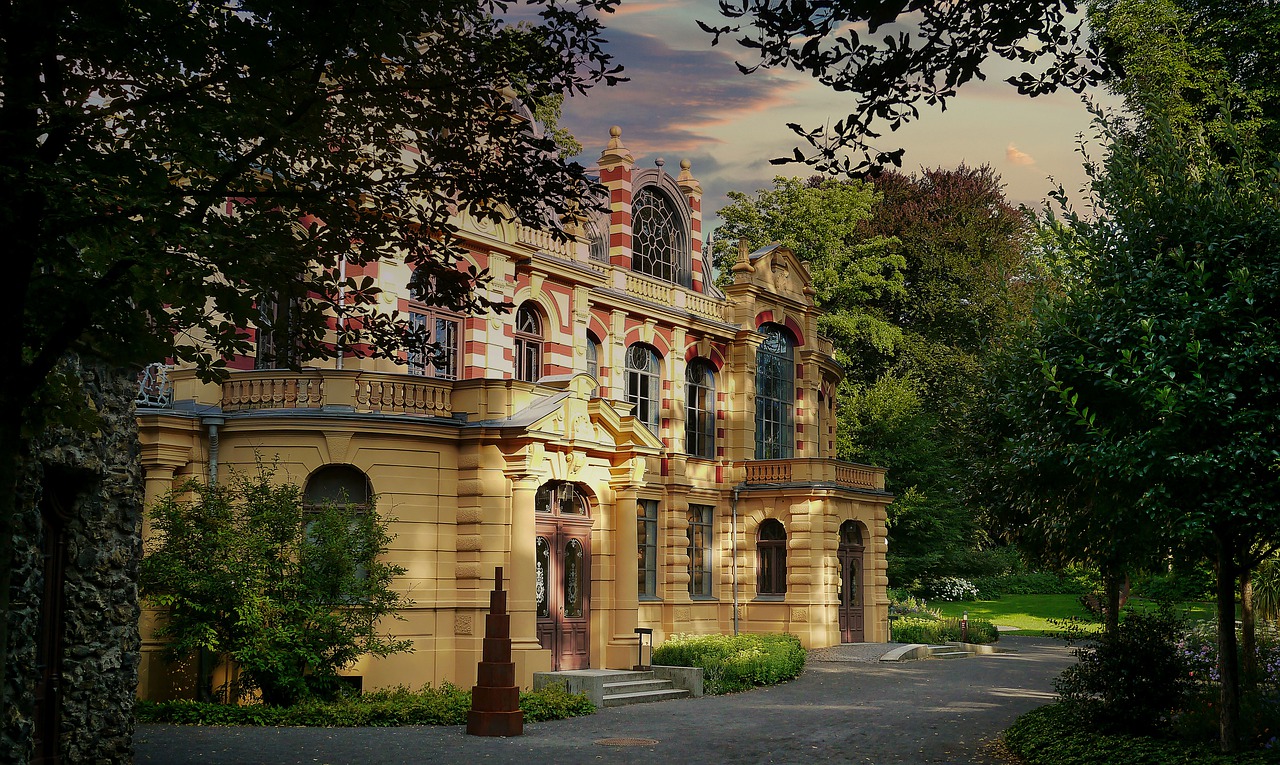 Castle Castle Park  - fietzfotos / Pixabay