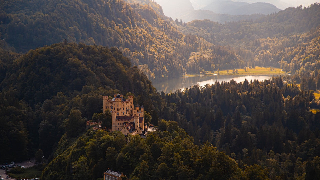 Castle Hills Hohenschwangau Castle  - denis-saxony / Pixabay