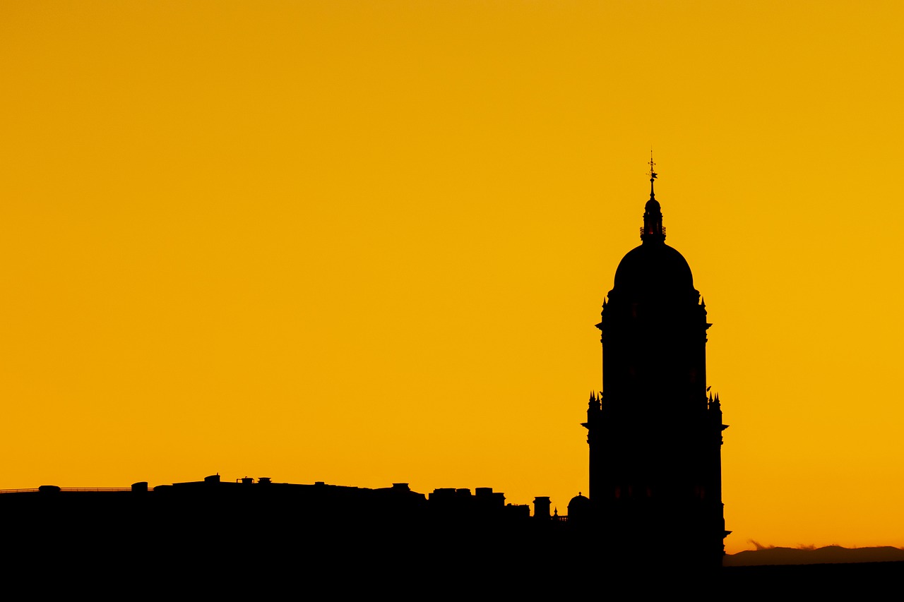 Cathedral Church Silhouettes  - jmrv99 / Pixabay