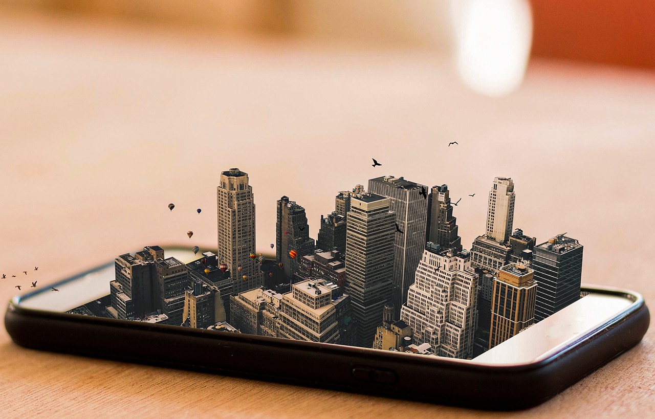 Cellphone Screen Buildings City - KGraphics247 / Pixabay