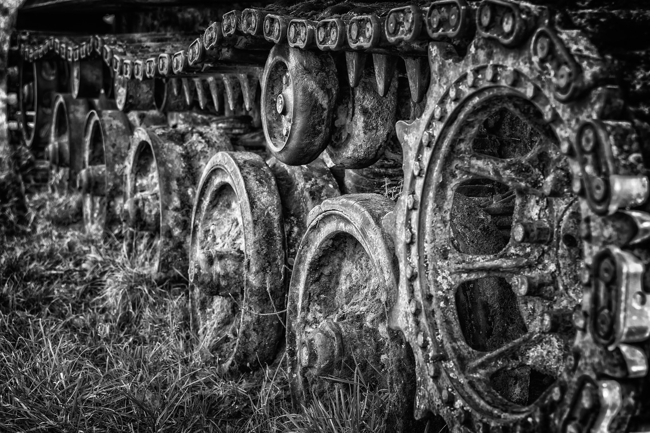 Chains Panzer War Gloomy Weapons  - Tama66 / Pixabay