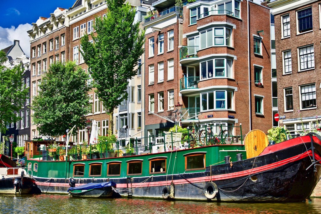 Channel Canal Amsterdam Waterway  - MemoryCatcher / Pixabay