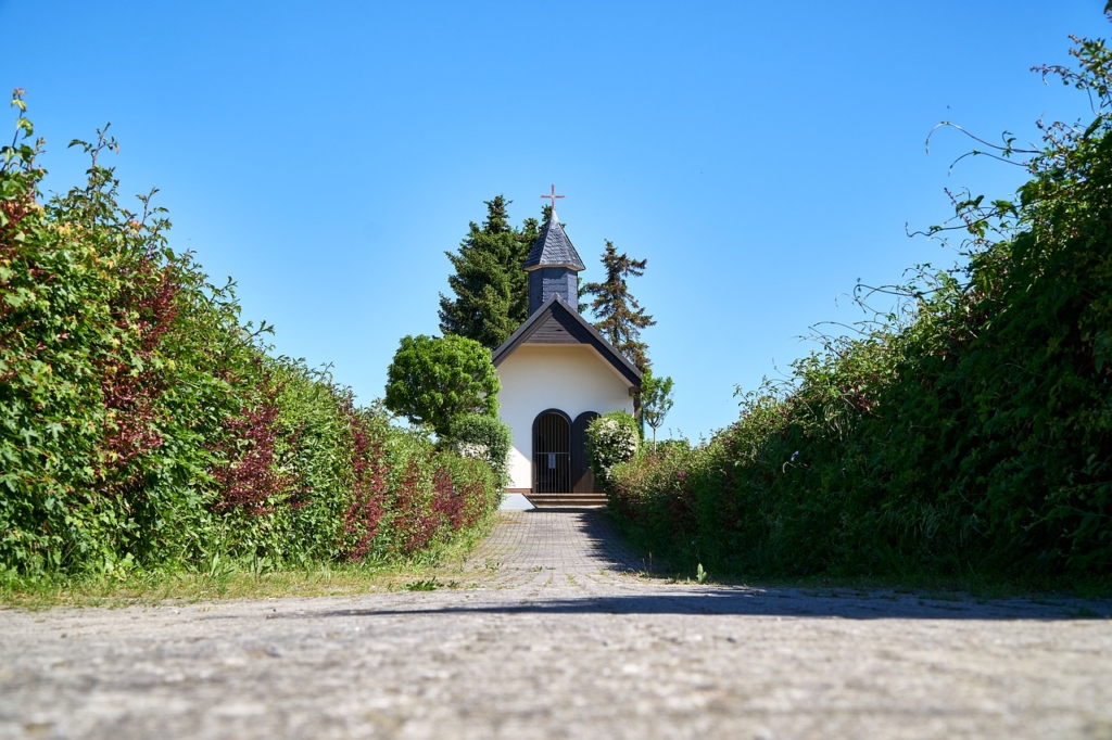 Chapel Church Architecture  - distelAPPArath / Pixabay