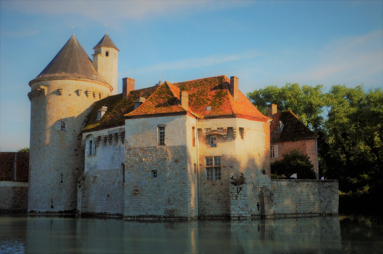 Chateau Fortress Medieval Era - VIVIANE6276 / Pixabay
