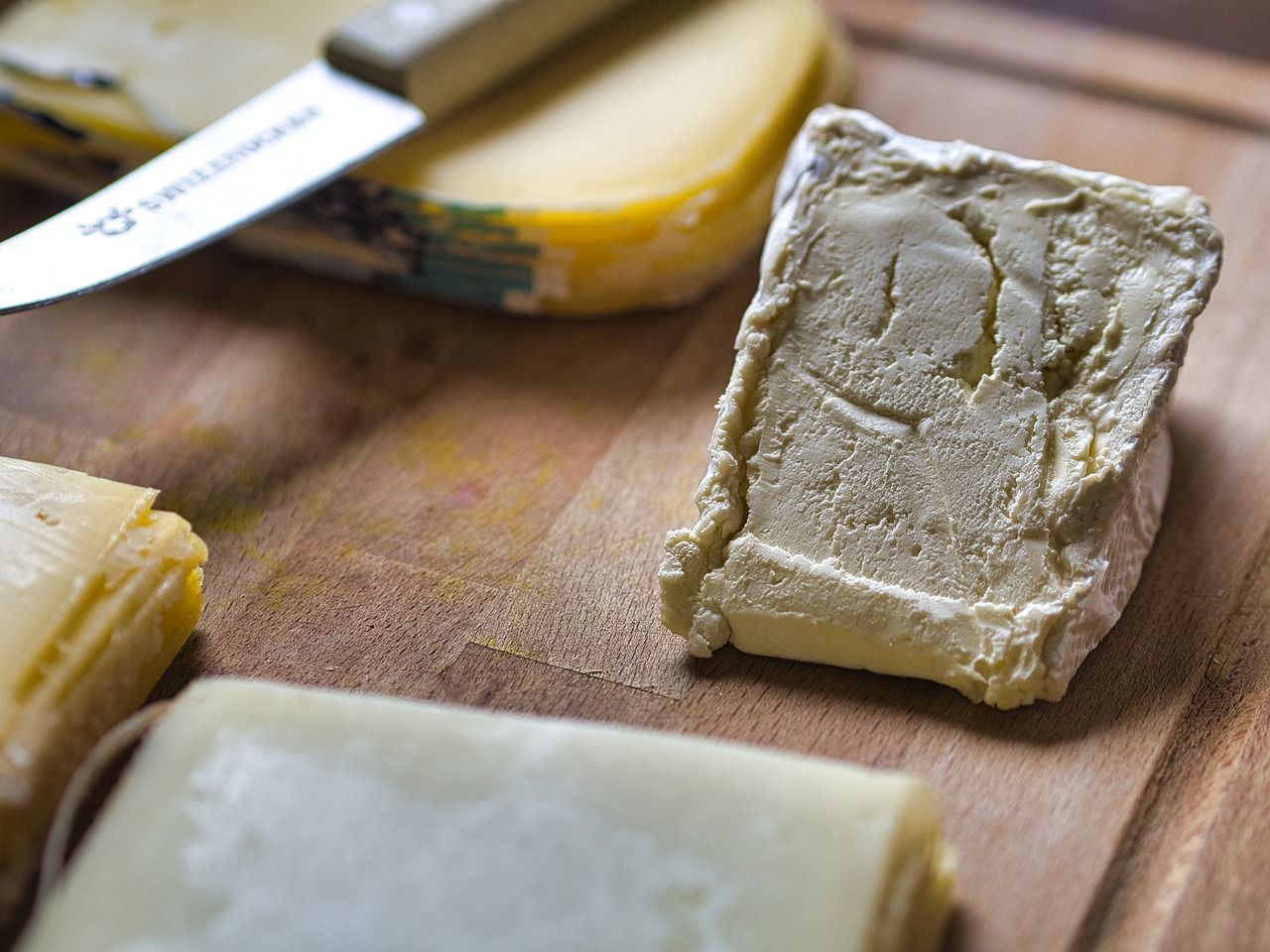 Cheese Cheeseboard Dairy - PHOTOGRAPHY-toporowski / Pixabay