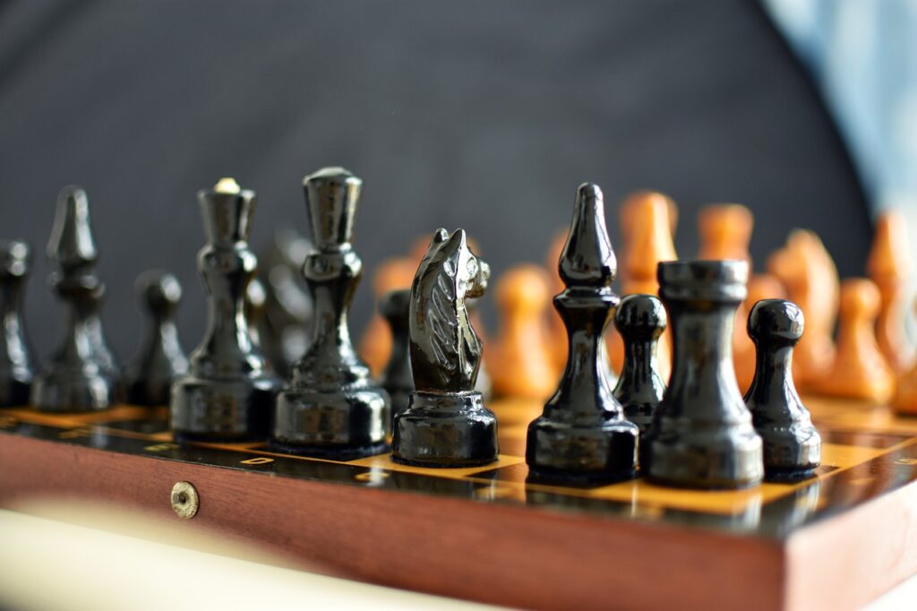 Chess Board Game Chess Set  - Irenna86 / Pixabay