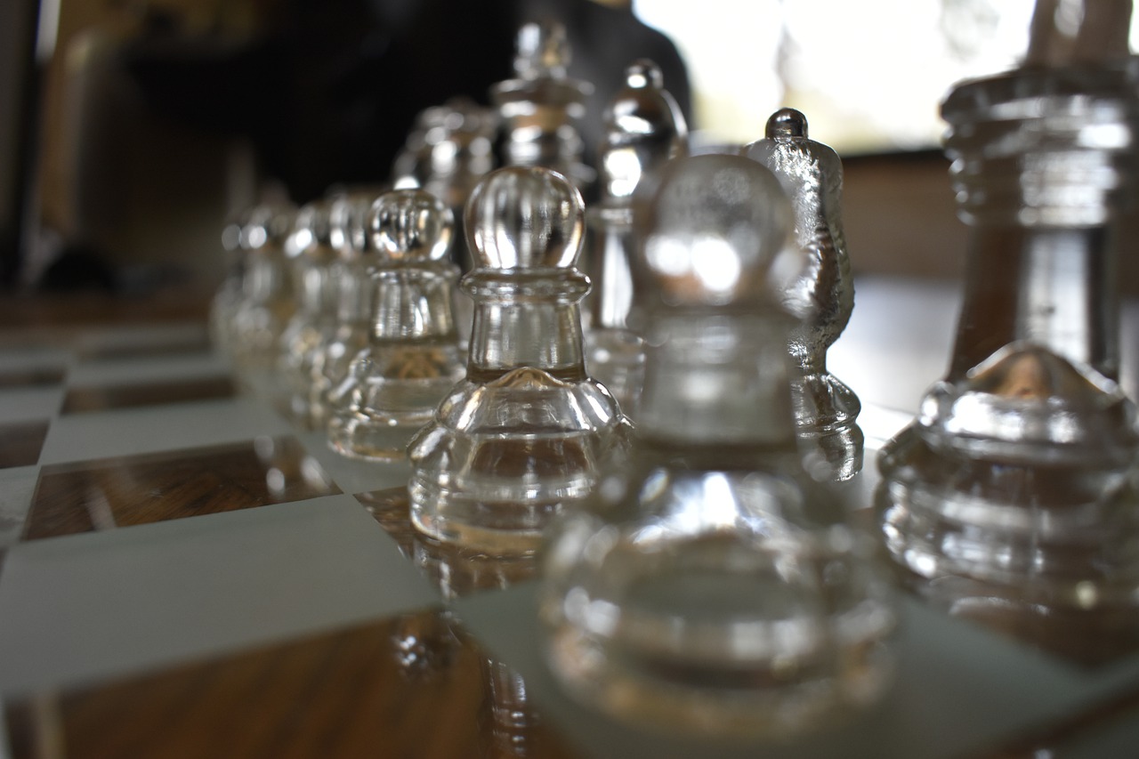 Chess Piece Strategy Competition - SailingOnChocolateRoses / Pixabay