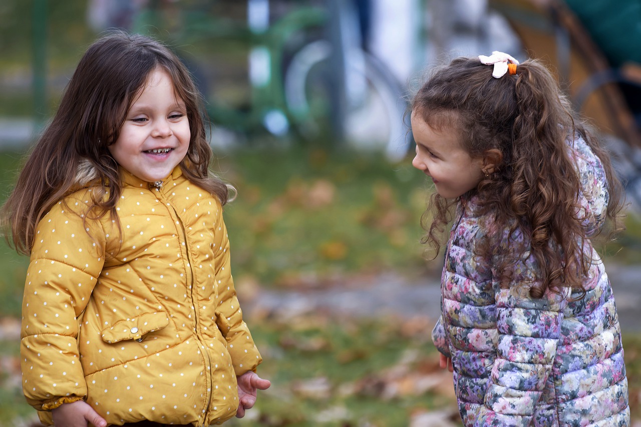 Children Little Girls Happy Playing - Surprising_Shots / Pixabay