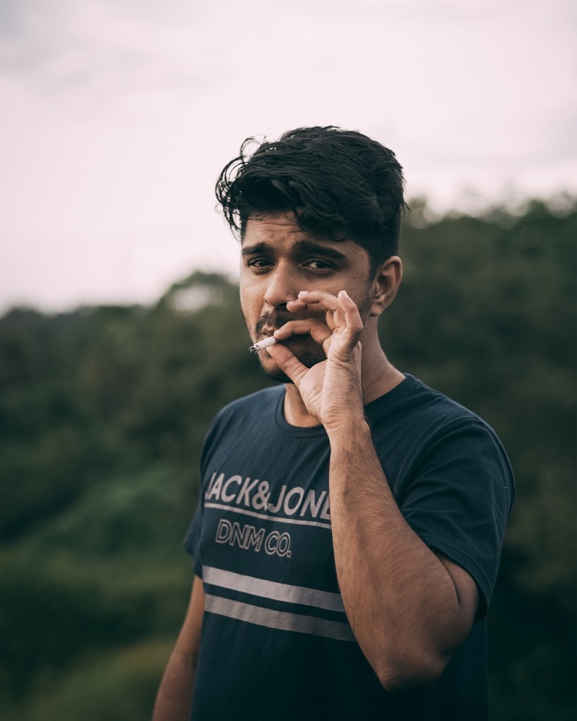 Cigarette Man Smoking Addiction  - NanduVasudevan / Pixabay