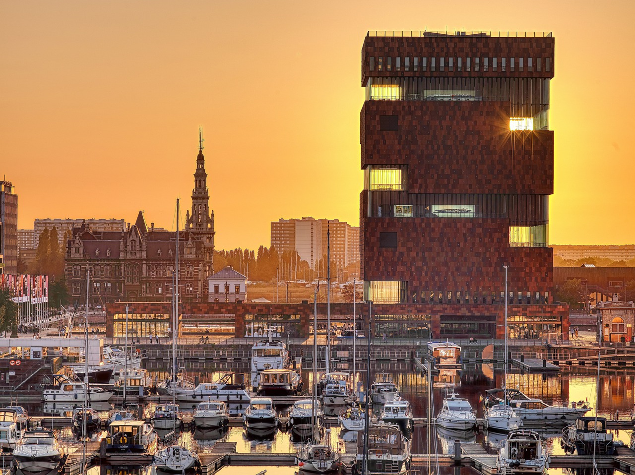 City Buildings Port Harbor Sunset - JATBLAD / Pixabay