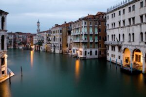 City Canal Venice Buildings Lights  - 20706085 / Pixabay