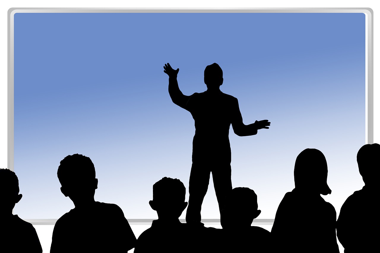 Classroom Training School Hand  - geralt / Pixabay