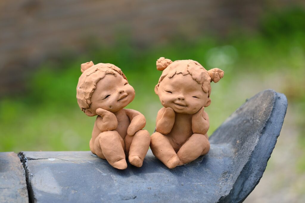 Clay Dolls Sculpture Children  - KIMDAEJEUNG / Pixabay
