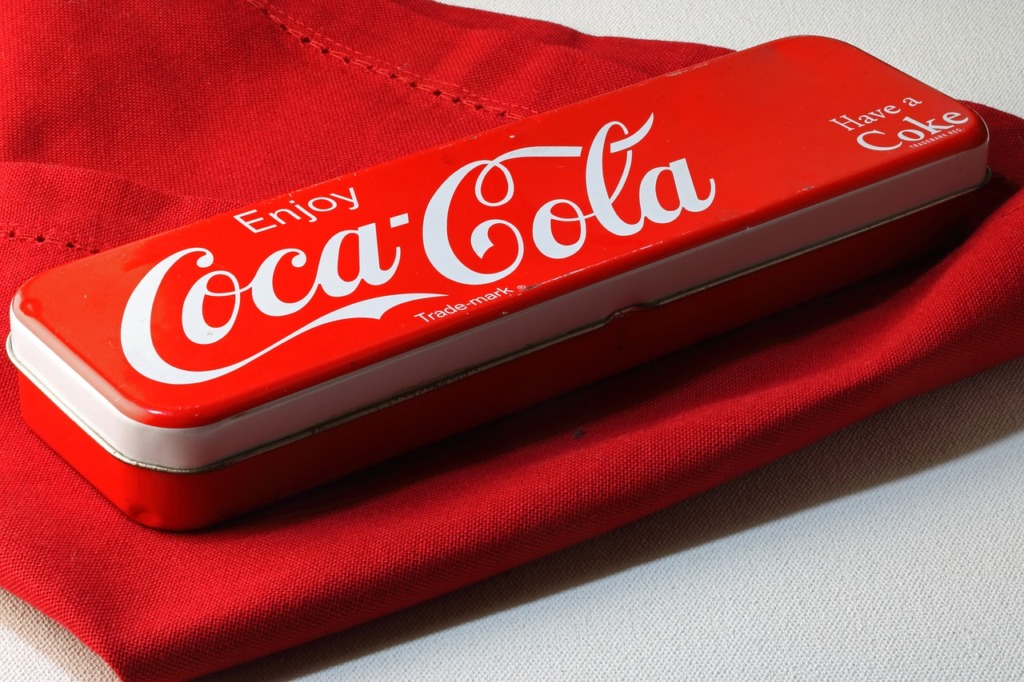 Coca Cola Pencil Box Tin Can  - Bluesnap / Pixabay