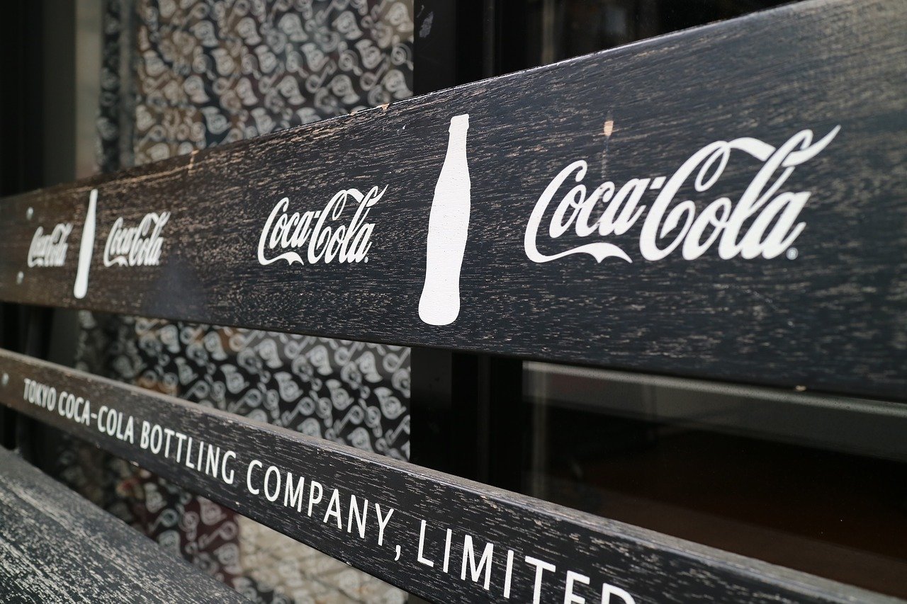 Cola Bench Chair Cool  - maeda_sion / Pixabay