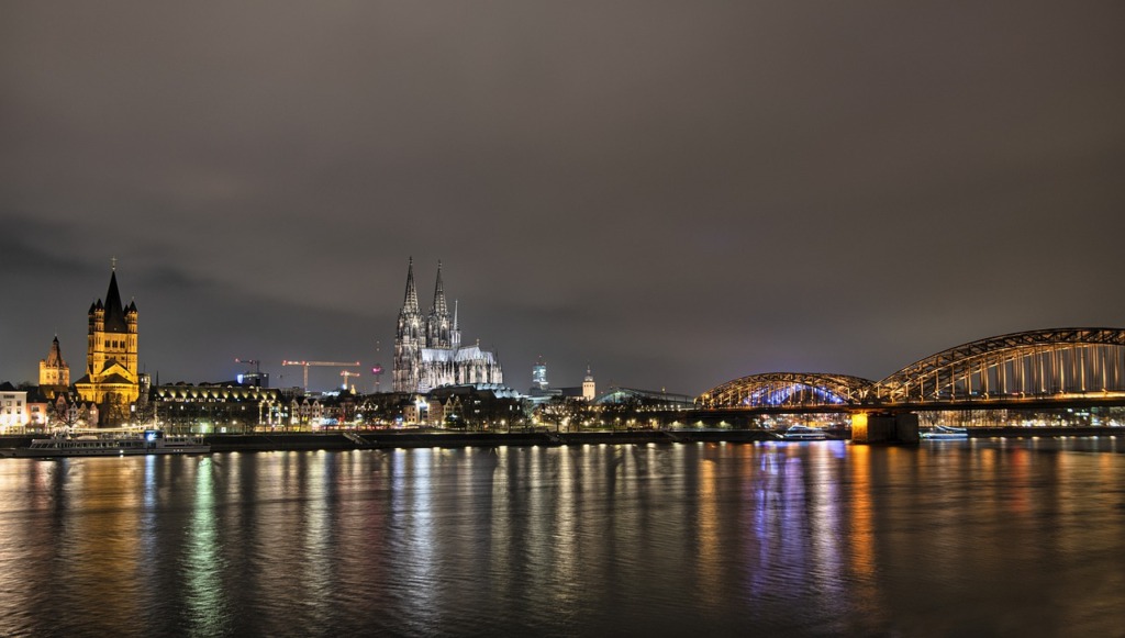 Cologne Rhine River City Germany  - sudeepjames / Pixabay