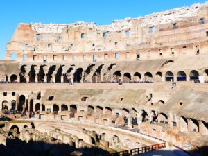 Colosseum Rome Amphitheater  - LoggaWiggler / Pixabay