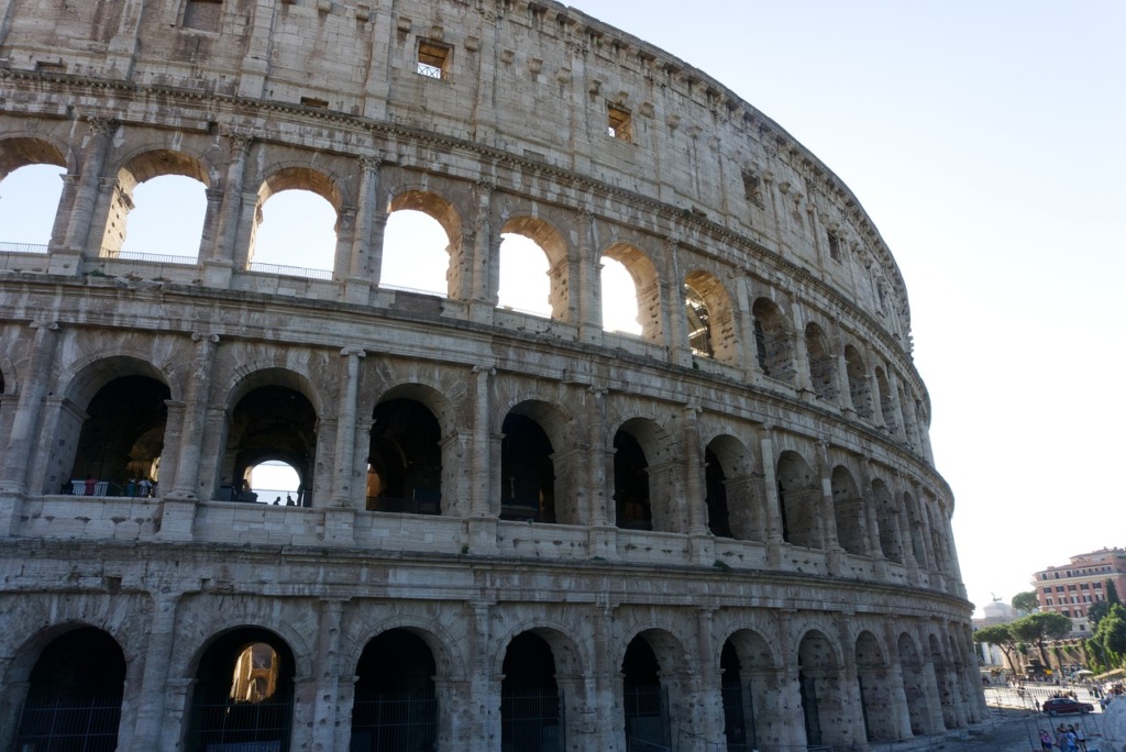 Colosseum Rome Italy Amphitheatre  - Jonnygoehner / Pixabay