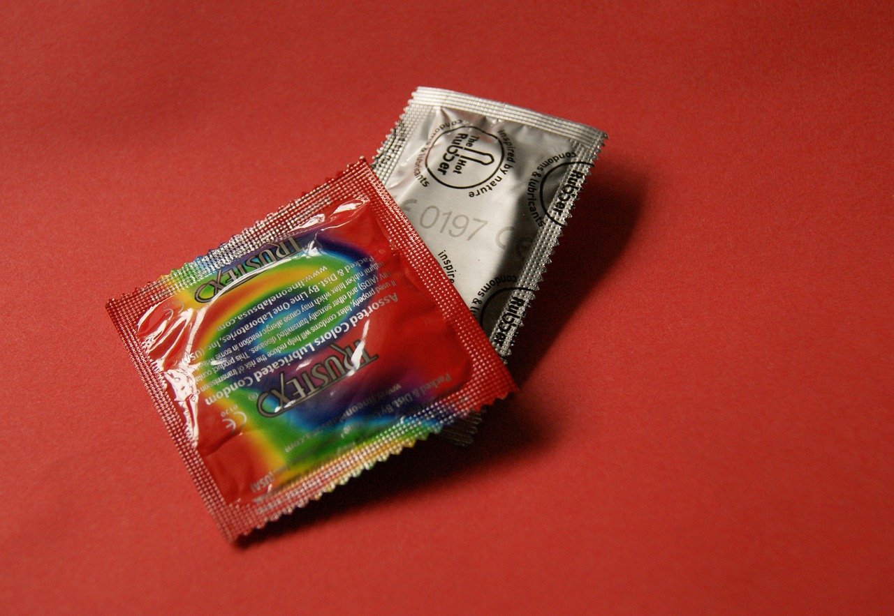 Colourful Condoms Condoms - Anqa / Pixabay