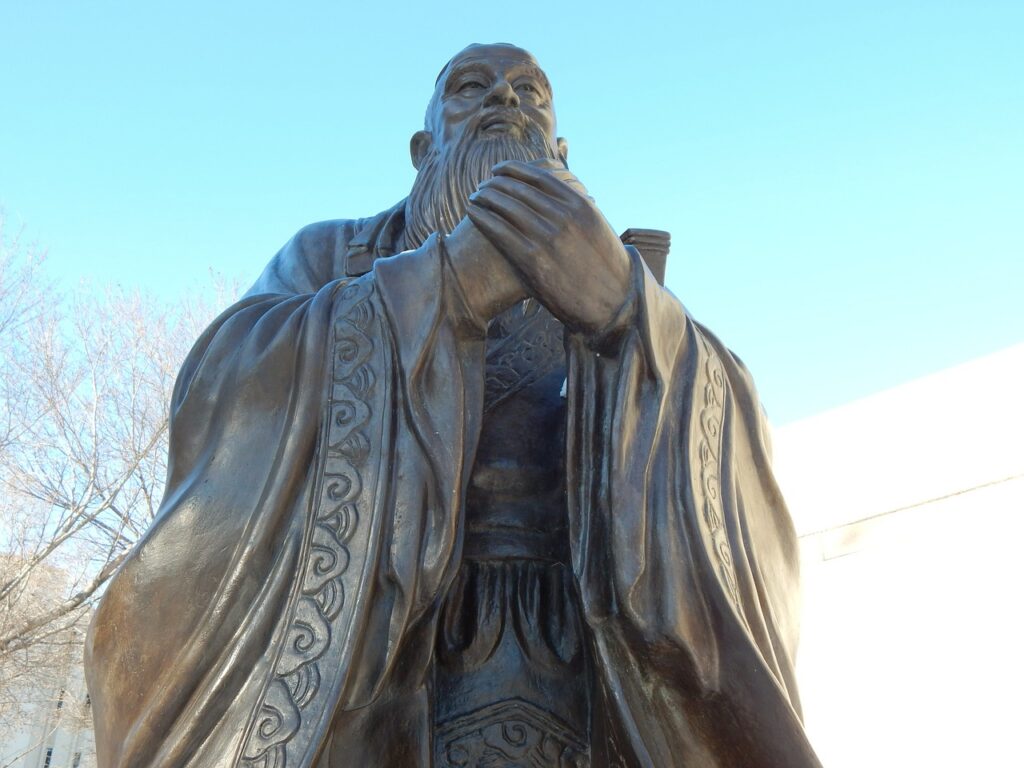 Confucius Statue Chinese Sculpture  - ErikaWittlieb / Pixabay