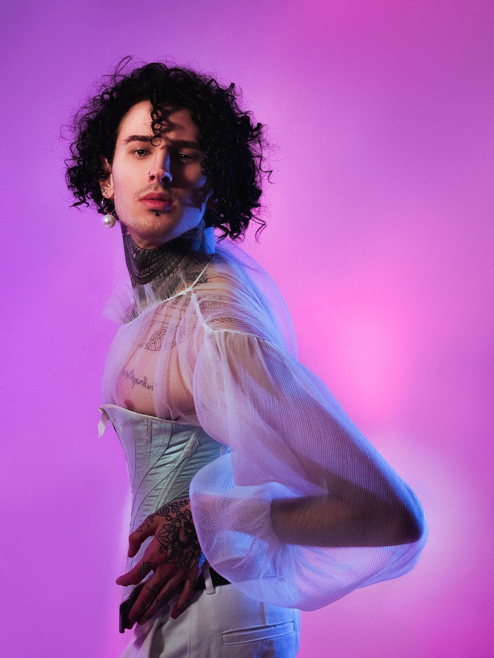 Corset Man Curls Portrait Beauty  - dkrasavtseva / Pixabay