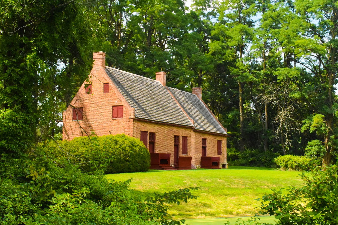 Cottage Building Farmhouse Historic  - JackBulmer / Pixabay