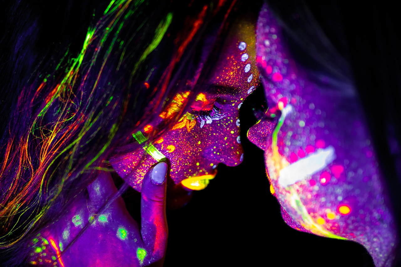 Couple Girls Faces Neon Lgbt  - Patrick-Schmuda / Pixabay