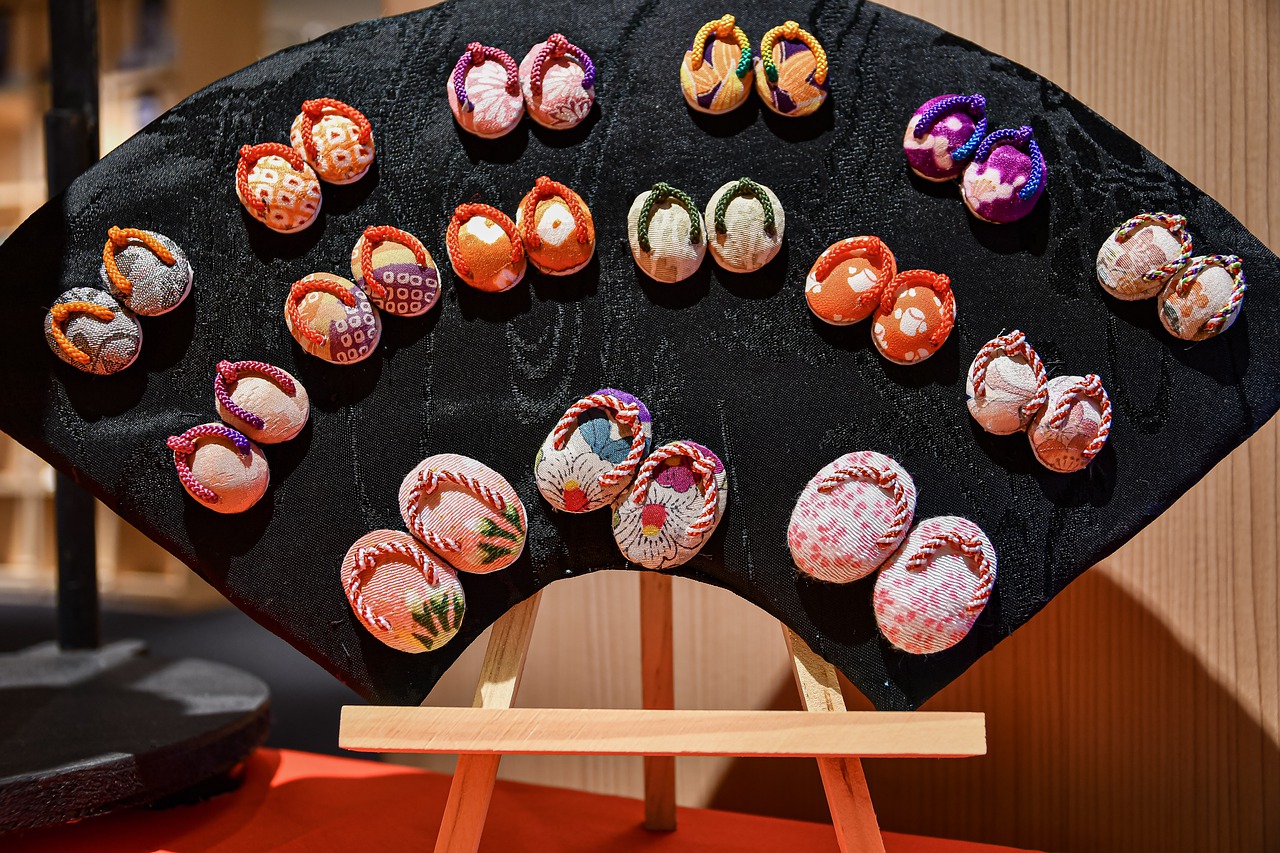 Crepe Work Japan Handicraft Craft - Johnnys_pic / Pixabay