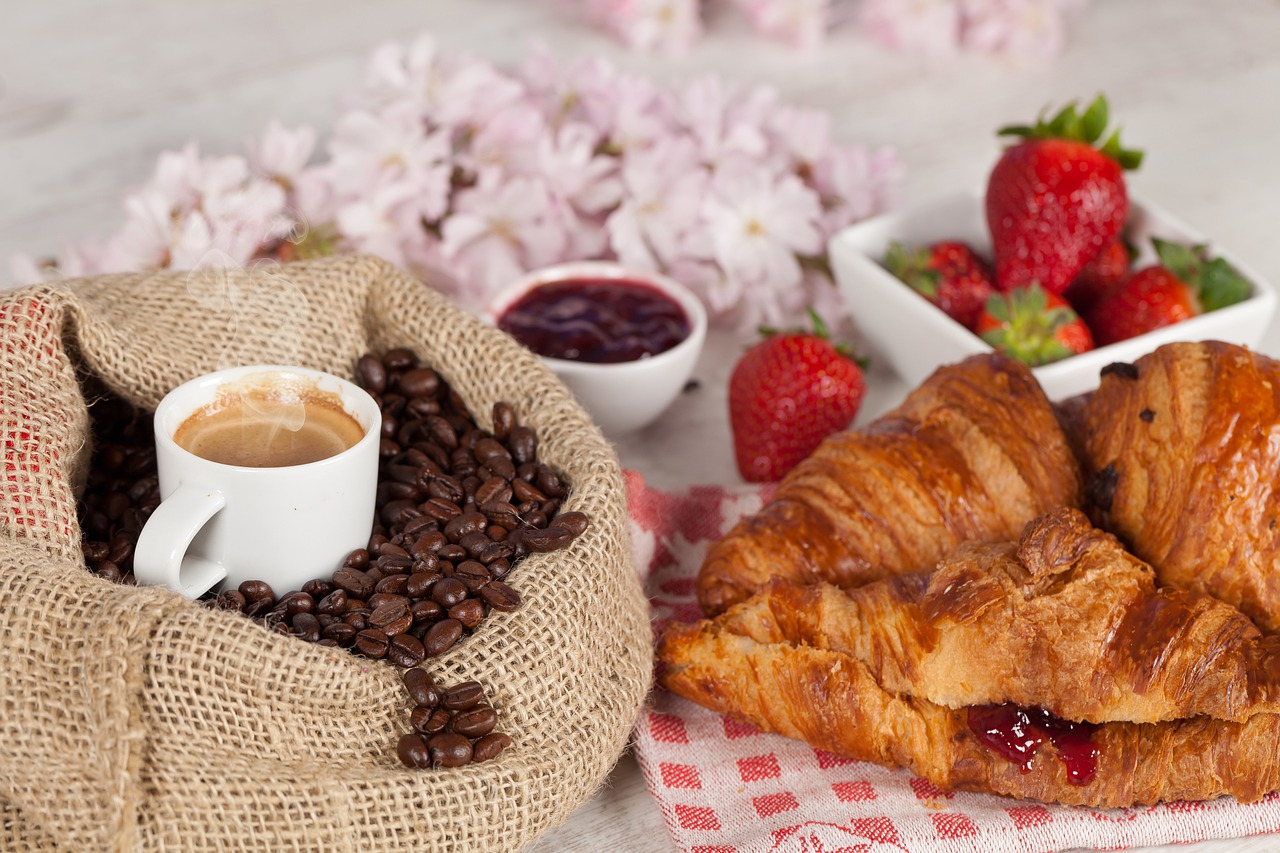 Croissant Jam Coffee Breakfast - amitkumarpatel23889 / Pixabay