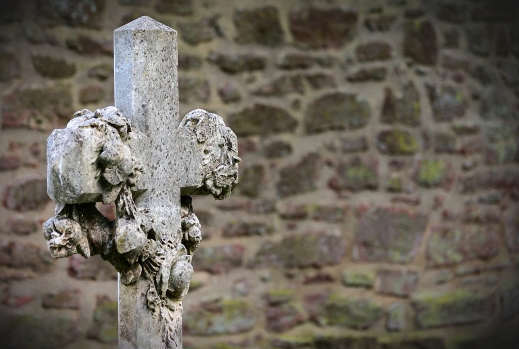 Cross Tomb Memorial Historically  - congerdesign / Pixabay