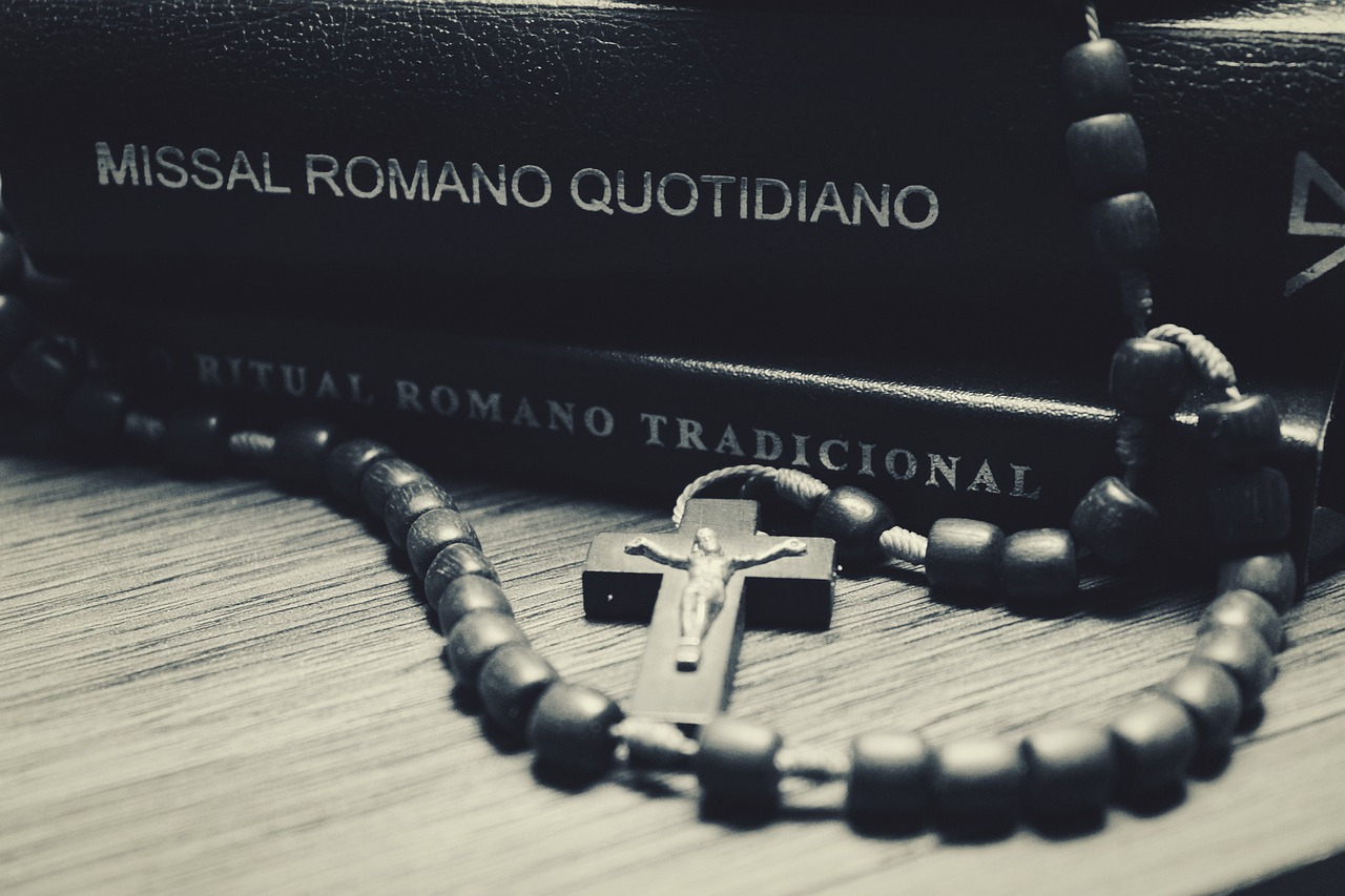 Cruz Crucifix Jesus Christ  - lbrownstone / Pixabay