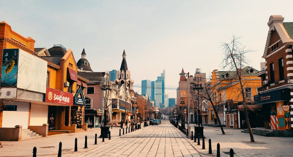 Dalian Russian Street Buildings  - LYUCHI / Pixabay