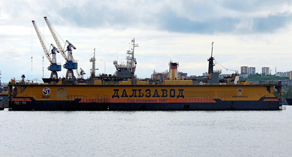 Dalzavod Ship Repair Shipyard  - zzkonst / Pixabay