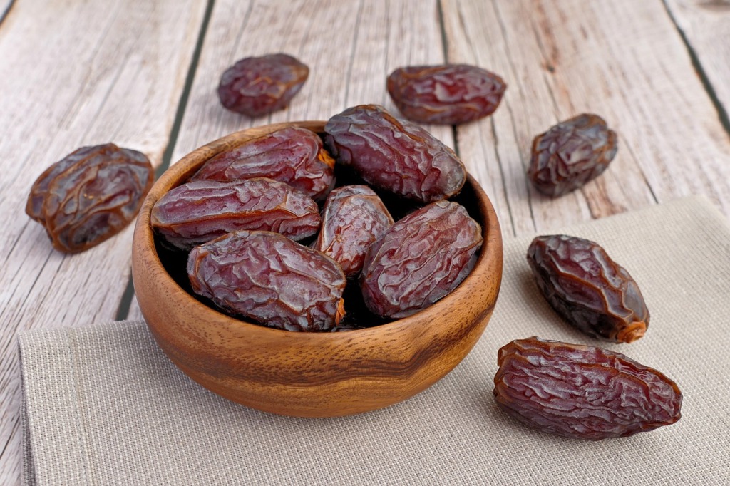 Dates Medjool Fruit Dried  - pictavio / Pixabay