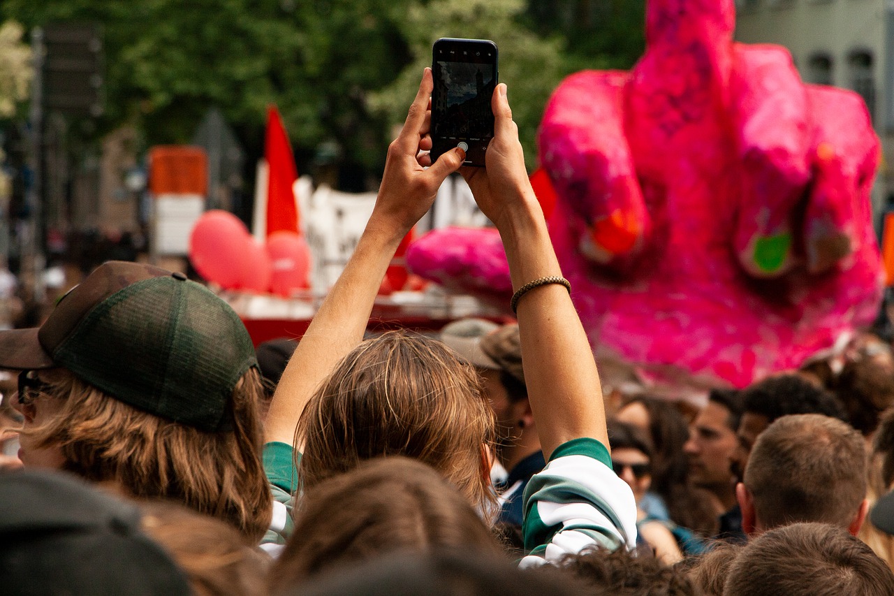 Demonstration Crowd Protest - rekned / Pixabay