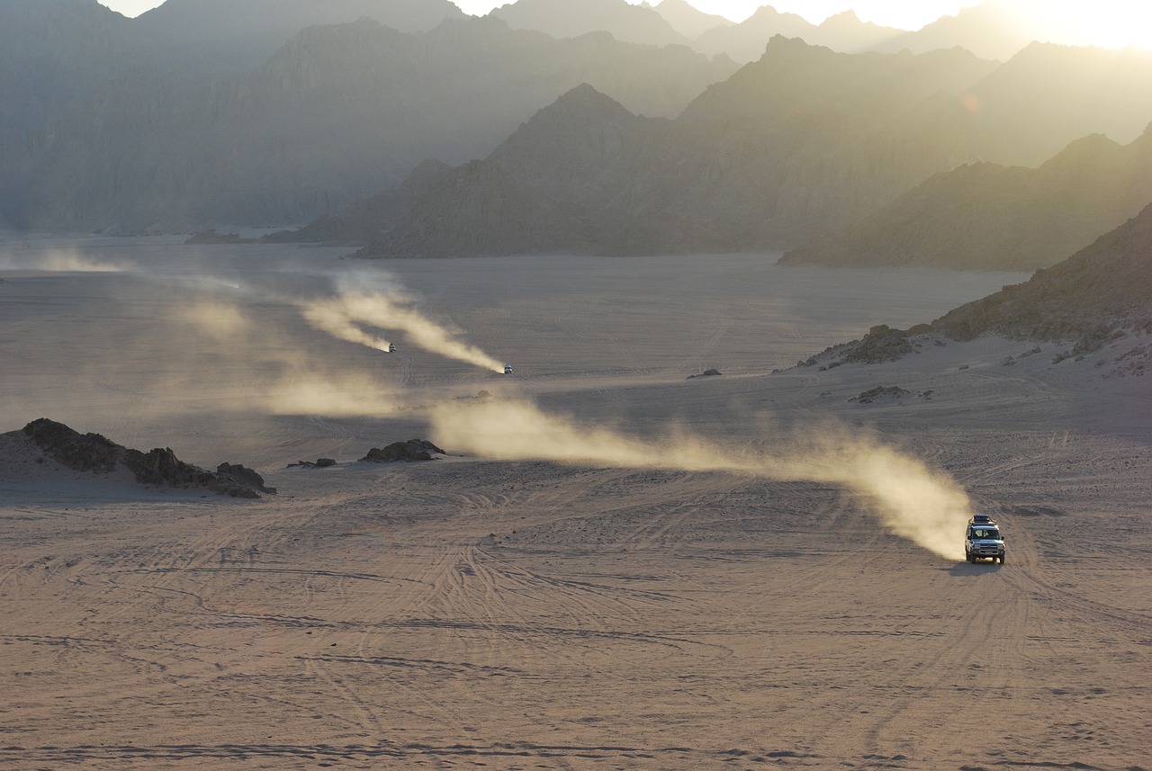 Desert Safari Egypt Travel X  - larskollin / Pixabay