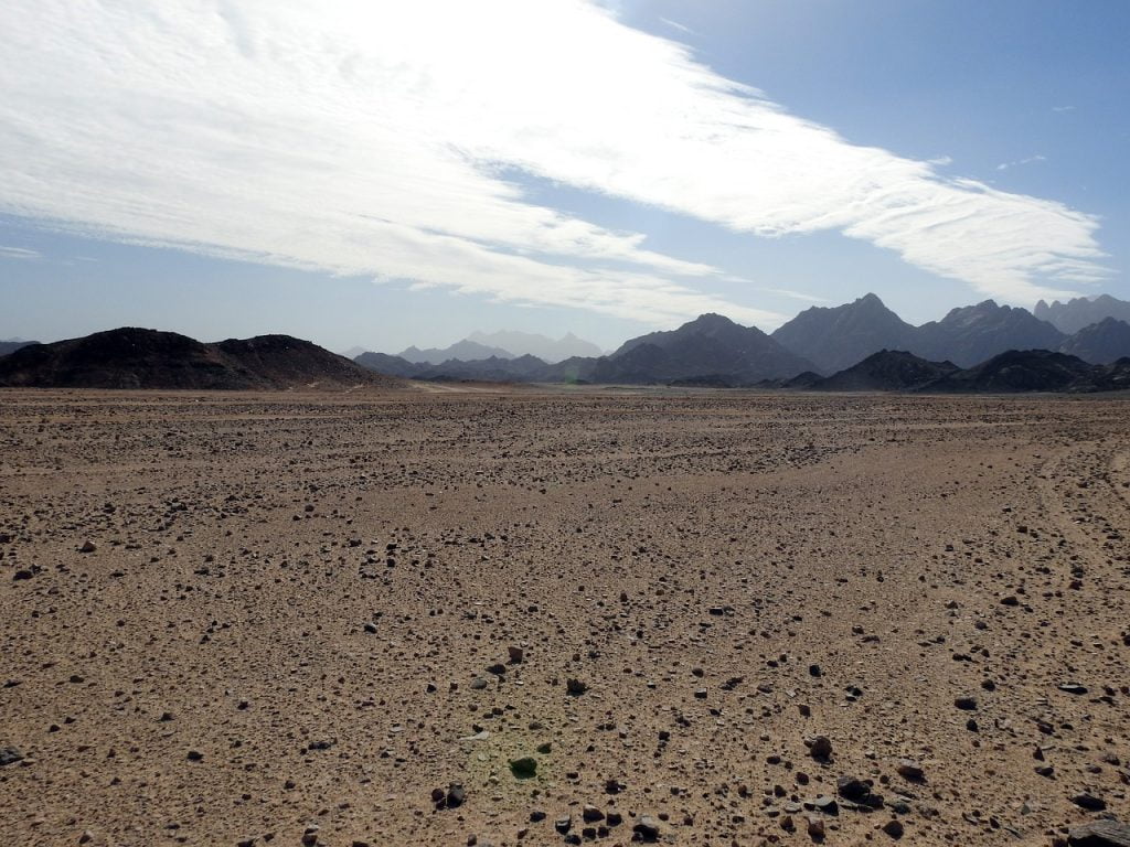 Desert Sand Mountains Dry Stone  - e-delict / Pixabay