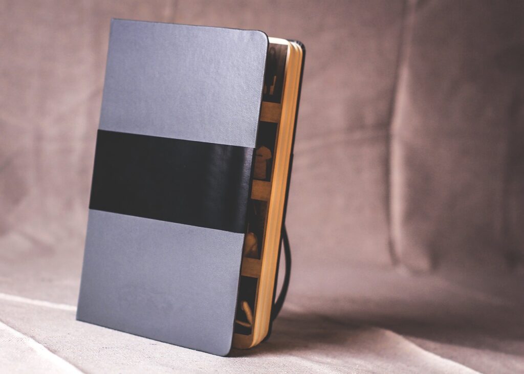 Diary Journal Notebook Notepad  - narleymedia / Pixabay
