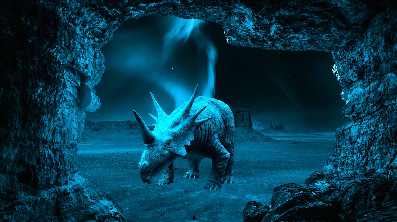 Dinosaur Night Fantasy Cave - Artie_Navarre / Pixabay