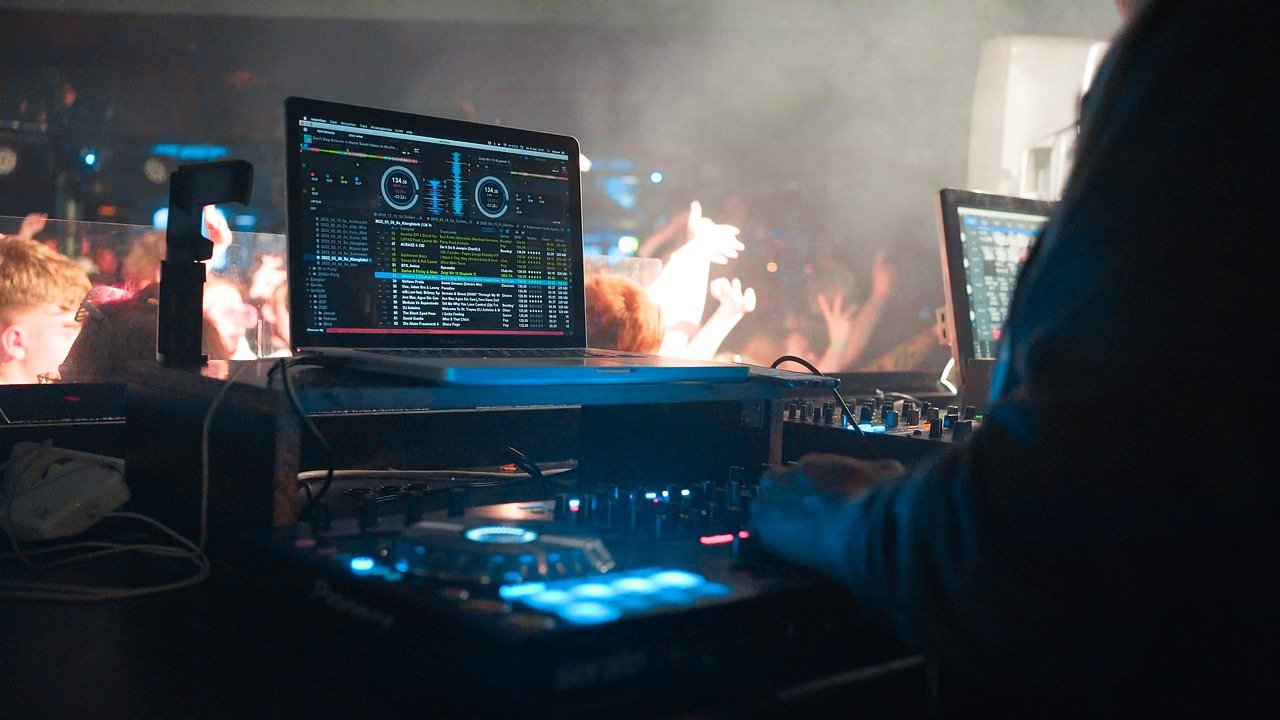Dj Music Party Technology Computer  - JustMe_ / Pixabay