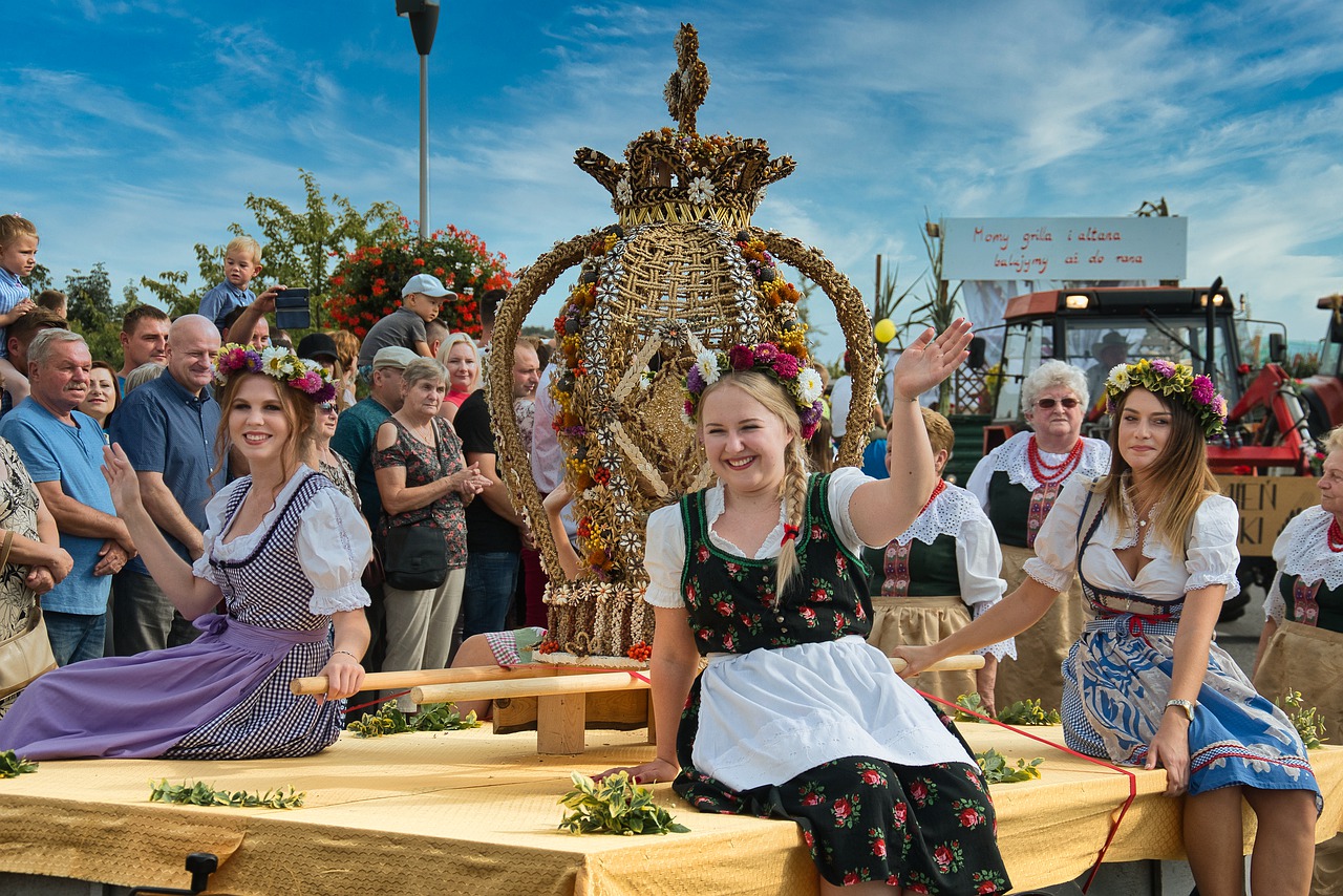 Do%C%BCynki Harvest Festival People  - Mariusz_Czarnas / Pixabay