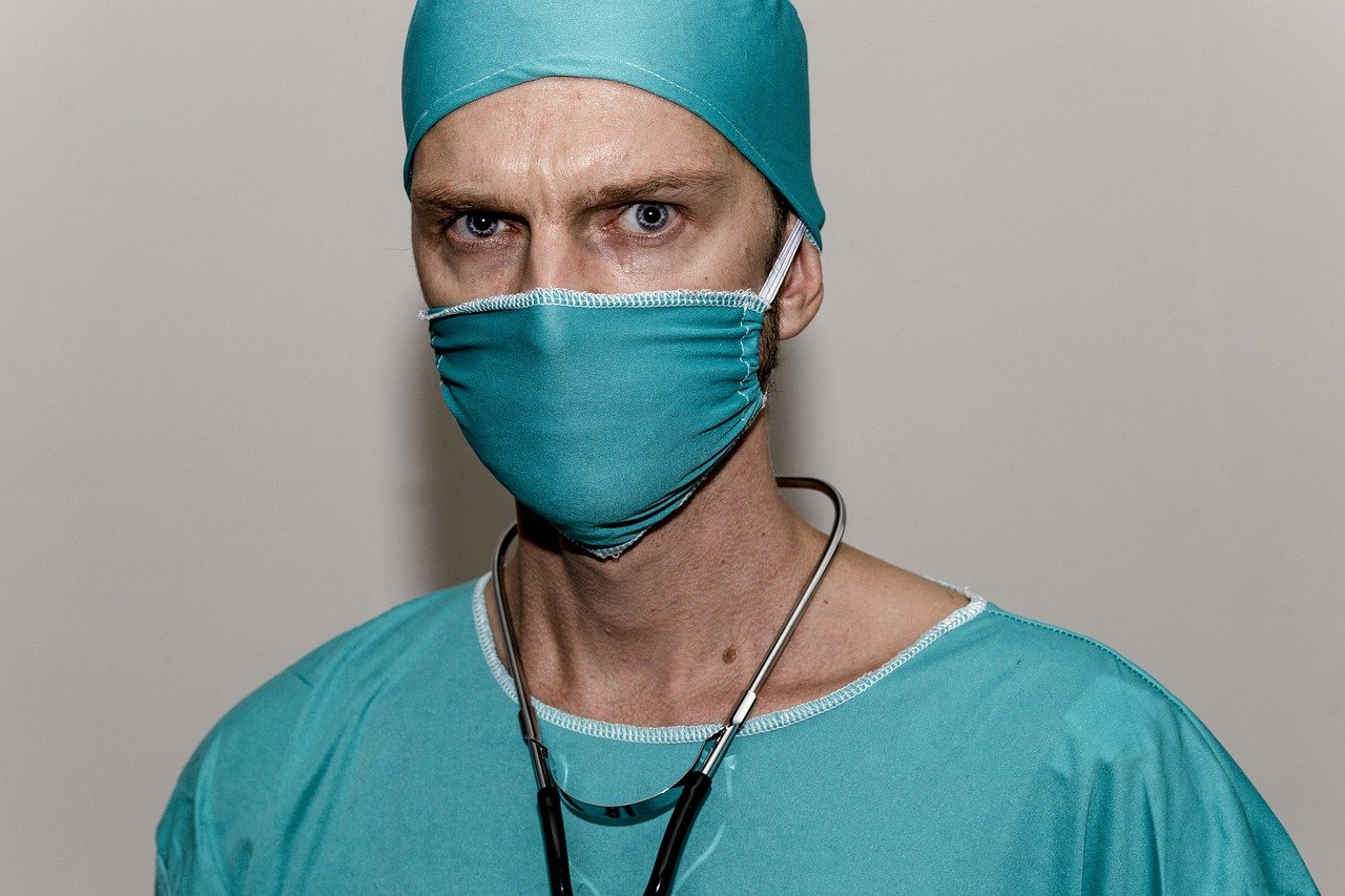 Doctor Corona Covid  Quarantine  - Sammy-Williams / Pixabay
